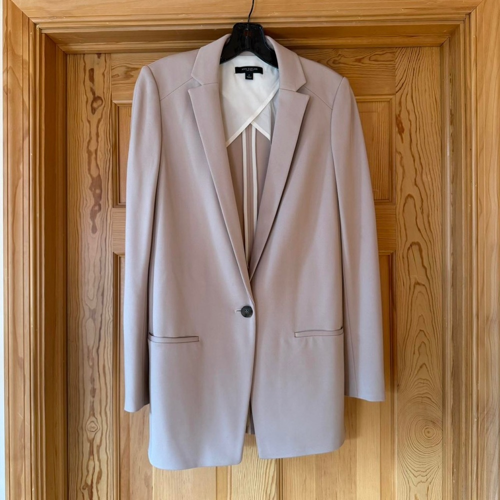 Ann Taylor light beige / tan / cream colored long jacket / blazer Size 2 XS / S